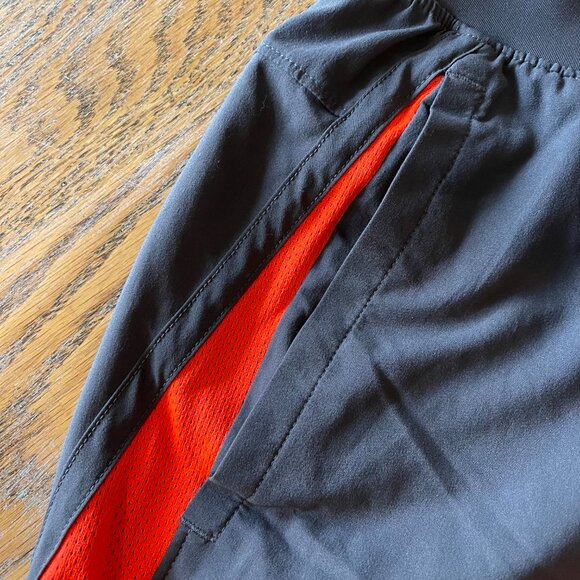 UNDER ARMOUR dk gray lined shorts/exc cond/worn once!/L /waist-15 across - Picture 2 of 6